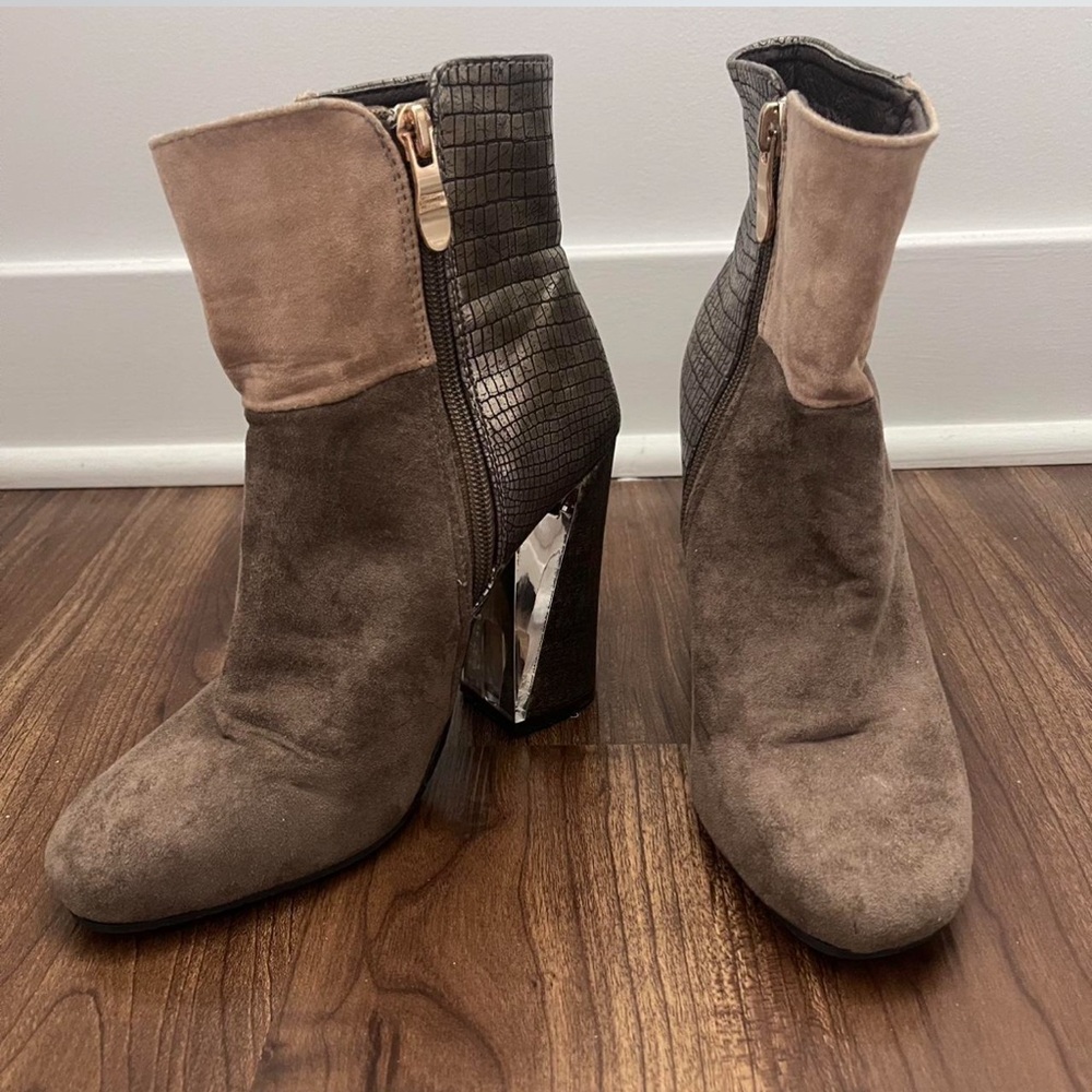 Cathy’s Block Heeled Boots Faux Suede Size 6 - Picture 2 of 6